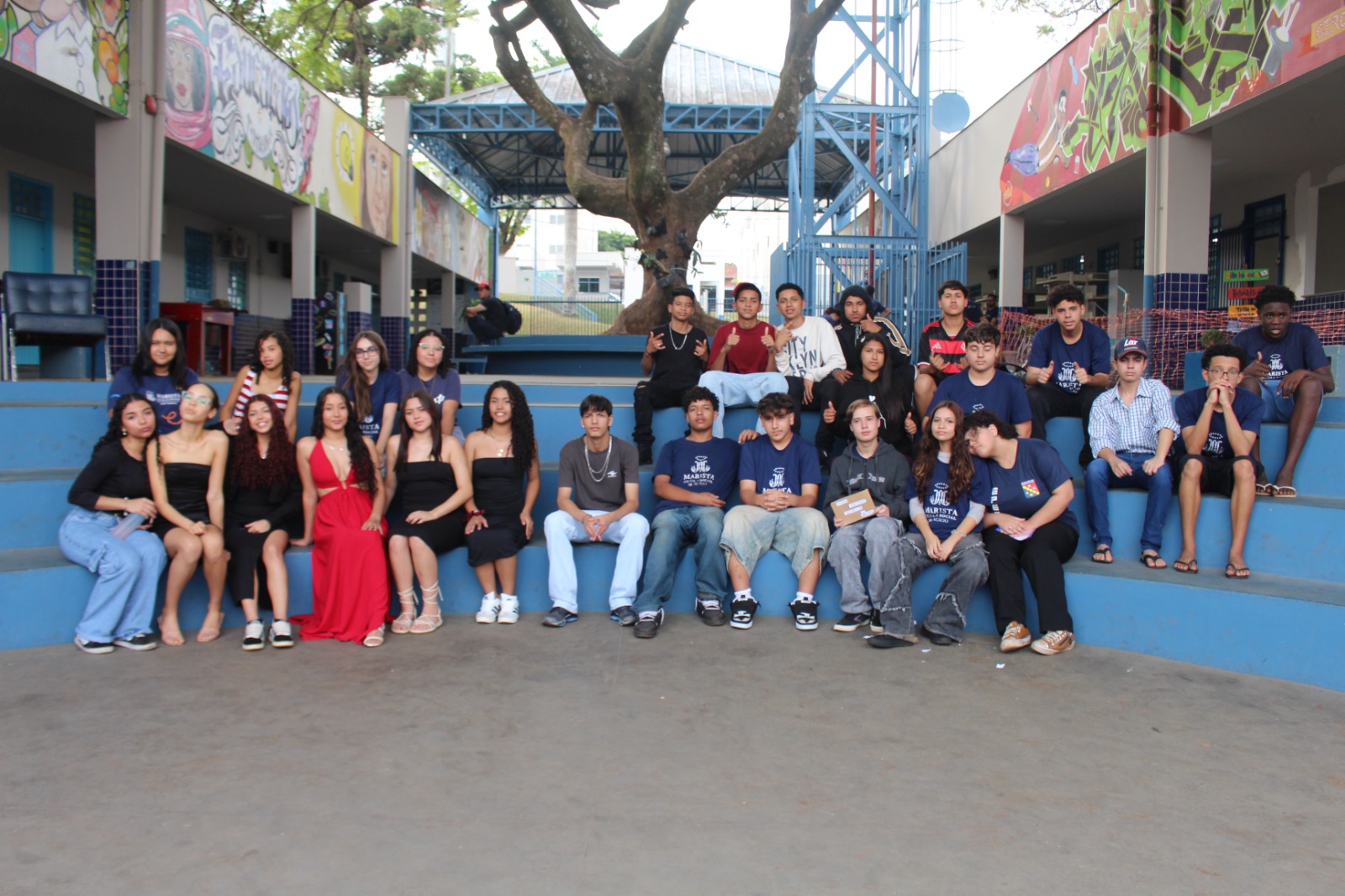 Desfile de Moda em Inglês com alunos do Fundamental