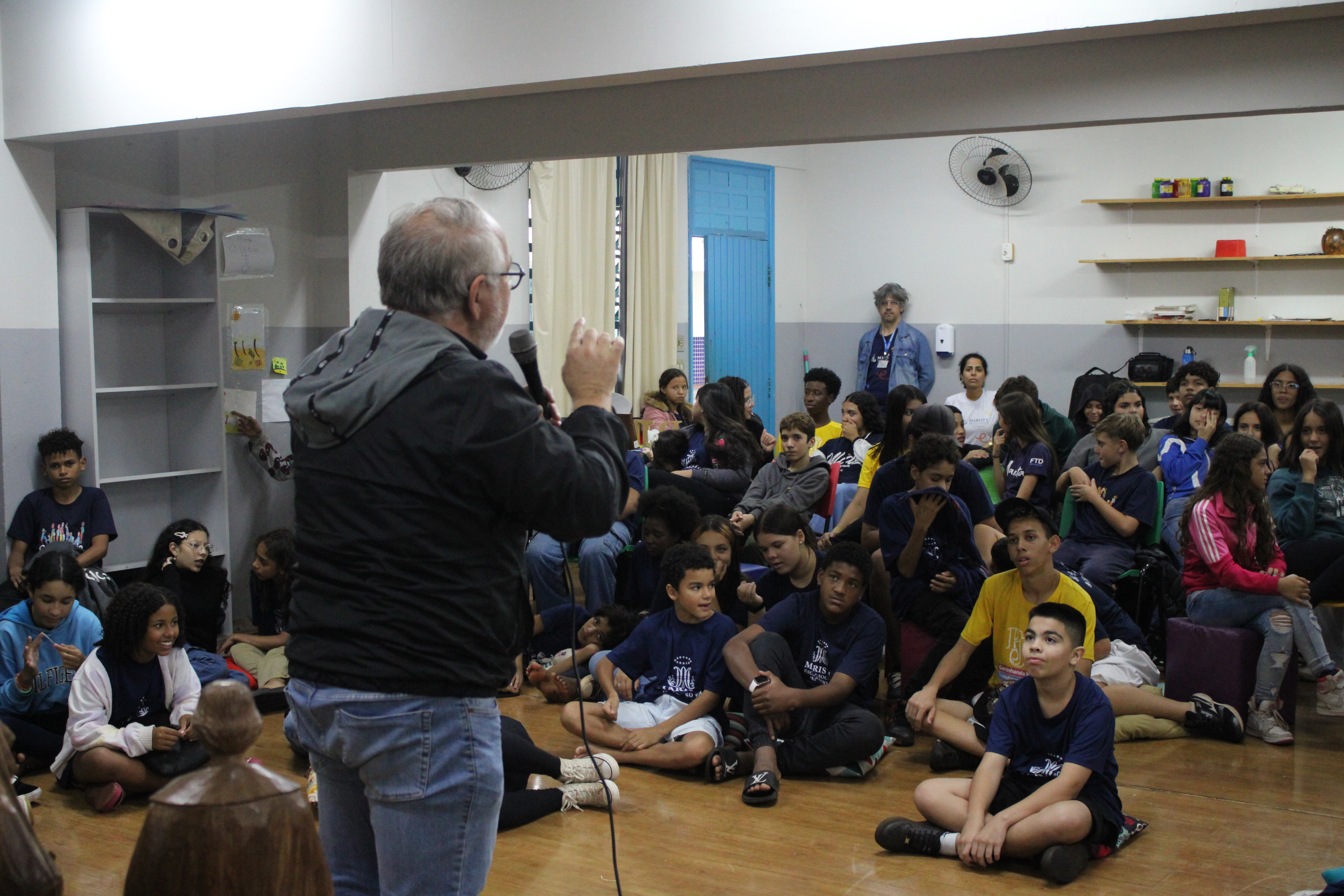 MeetUp conecta ex-alunos e discute formação em vendas na Escola Marista Ir. Acácio